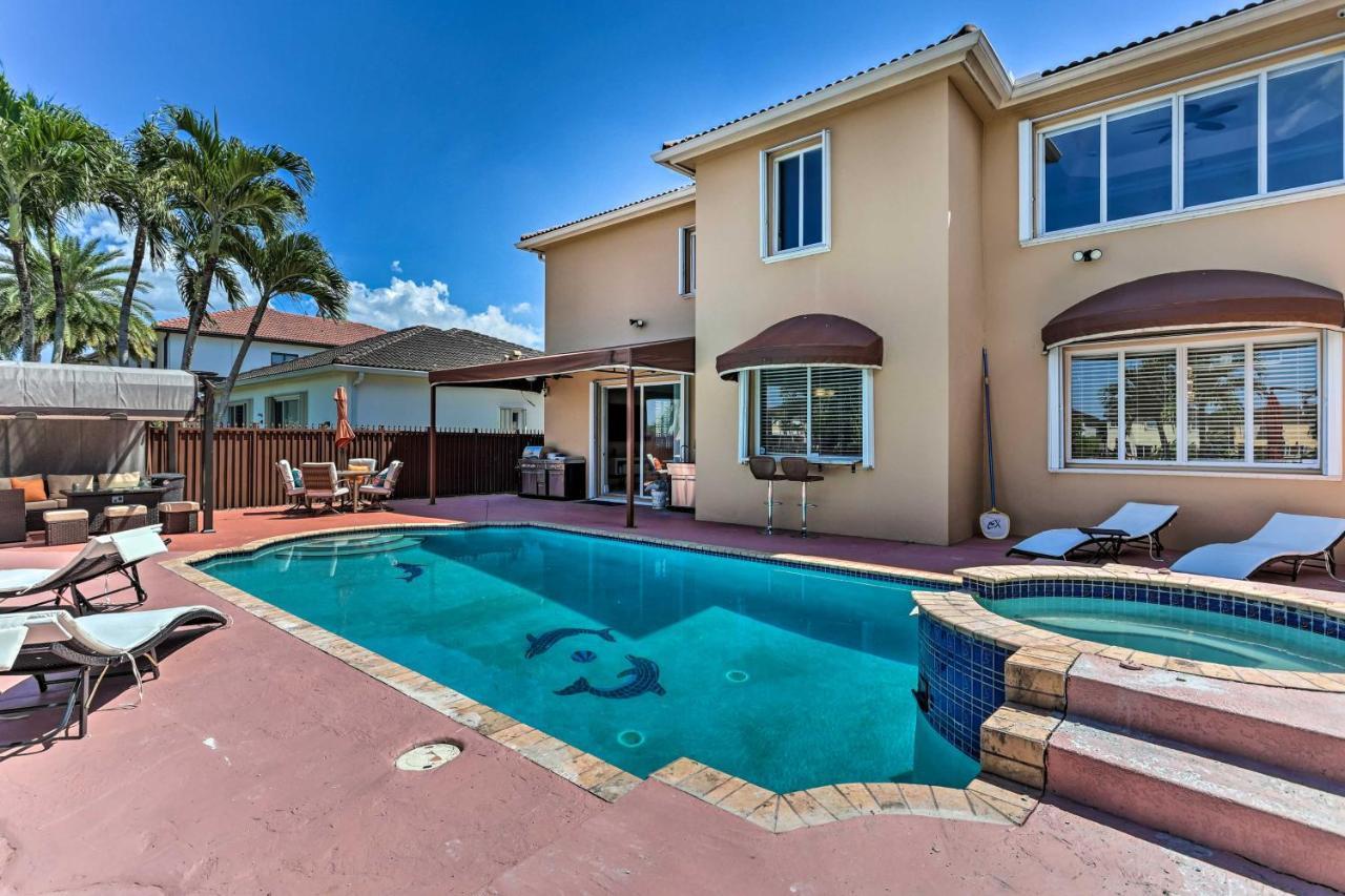 Holiday home Spacious Retreat With Grill, Pool And Dock! Miami